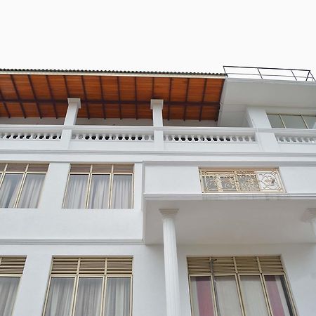 West Inn Kolombo Bagian luar foto